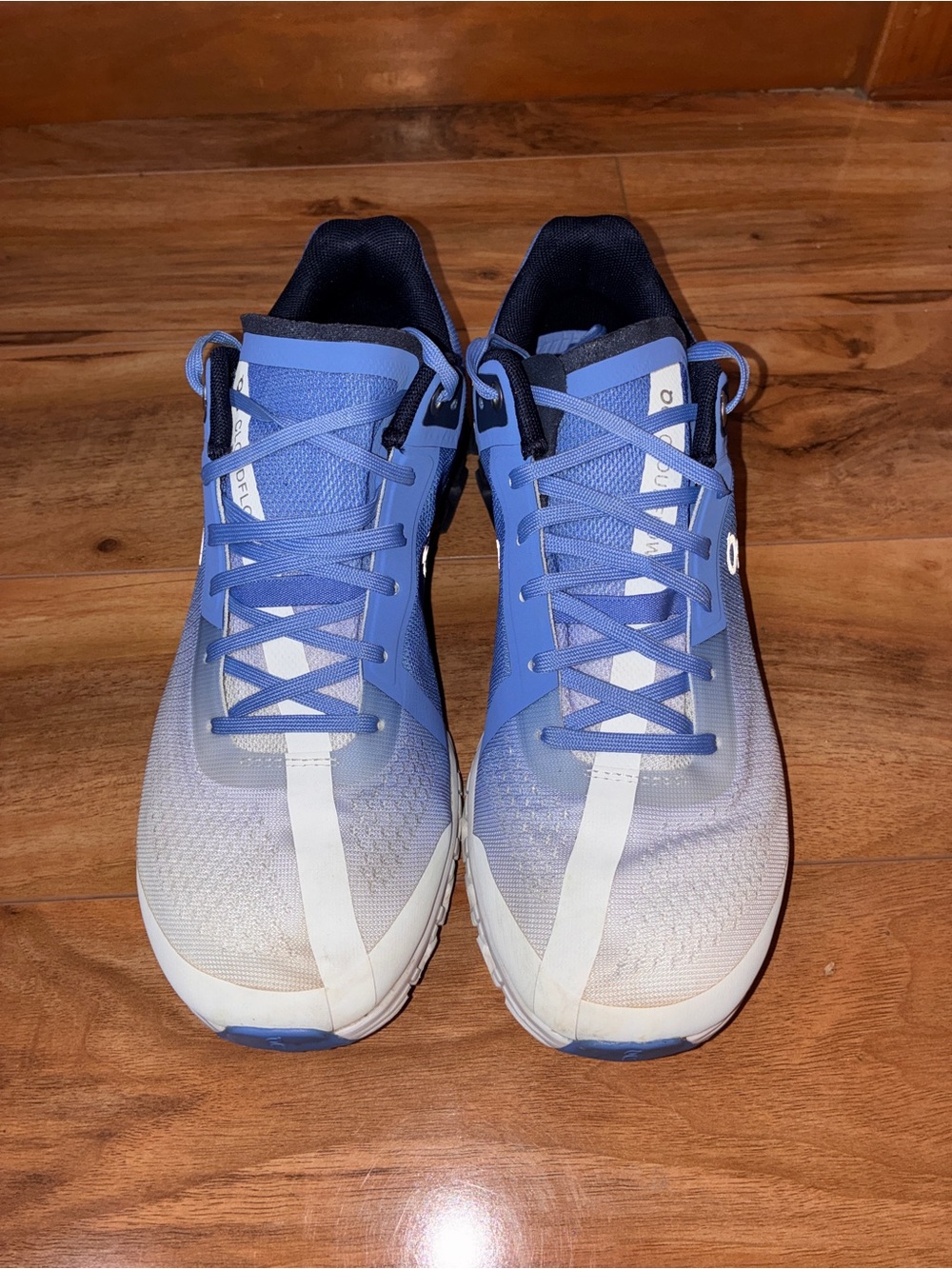 On Cloud Women’s CloudFlow Athletic Running Sneaker Shoes, blue & white- size 8 - Picture 3 of 10